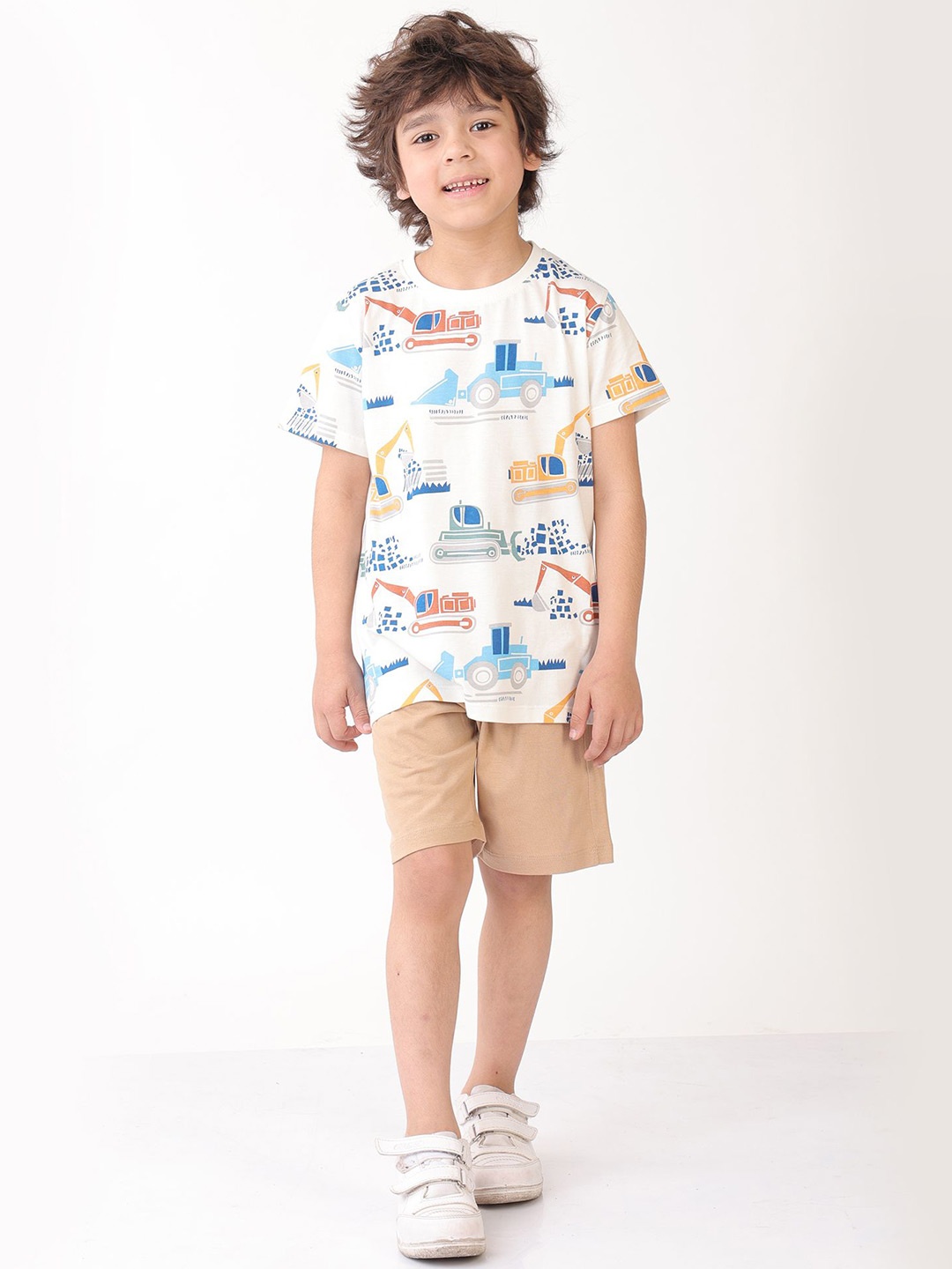 

Anthrilo Boys Printed T-shirt With Shorts, White
