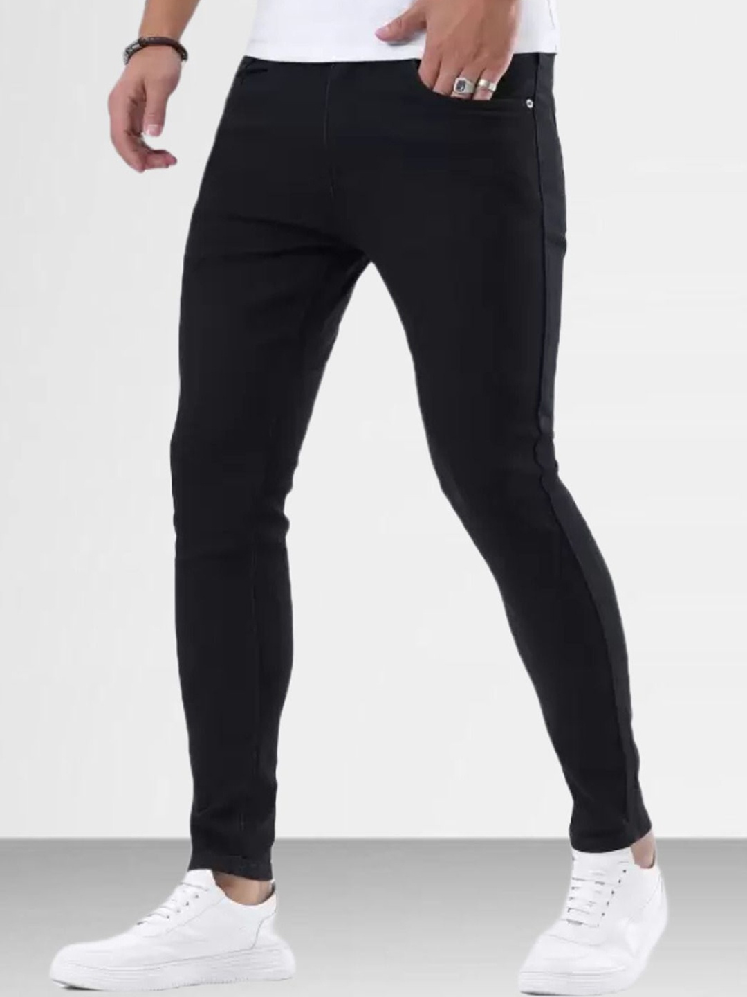 

LINARIA Men Classic Tapered Fit Stretchable Jeans, Black