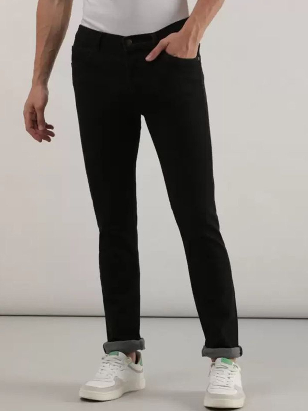 

Linaria Men Classic Slim Fit Mid-Rise Clean Look Jeans, Black
