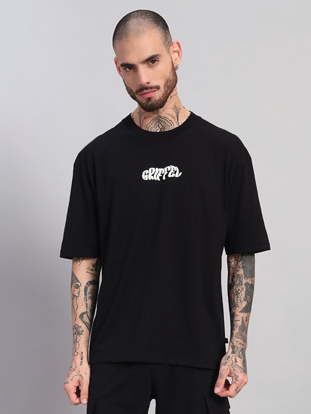 

GRIFFEL Men Printed Drop-Shoulder Sleeves Ultralite T-shirt, Black