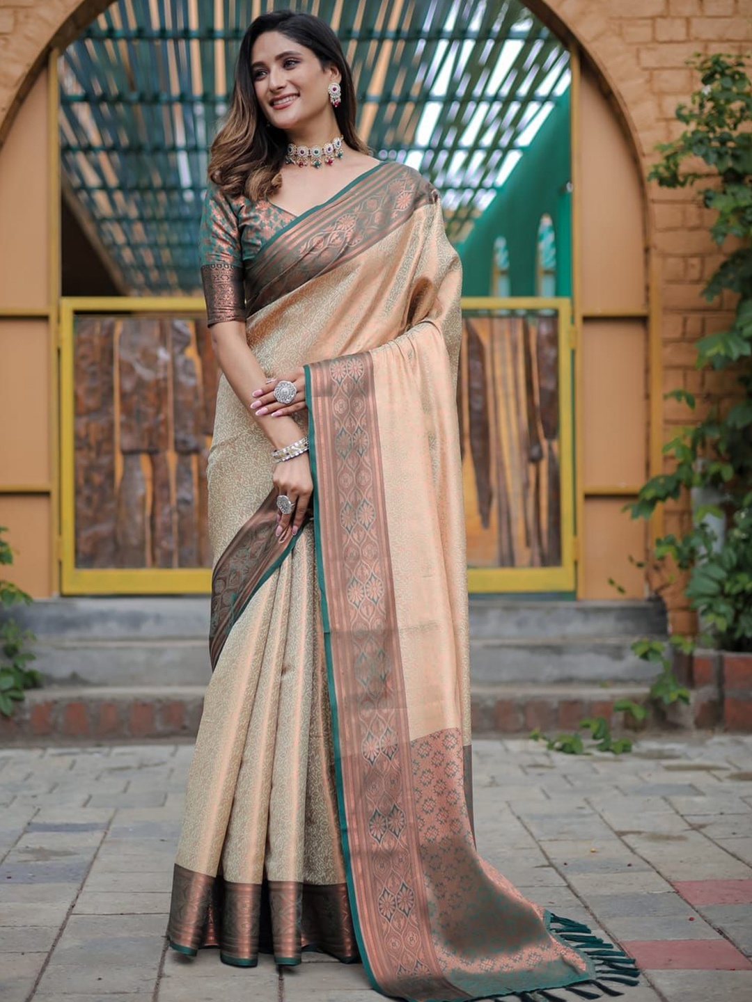 

House of Pataudi Woven Design Zari Kanjivaram Saree, Beige