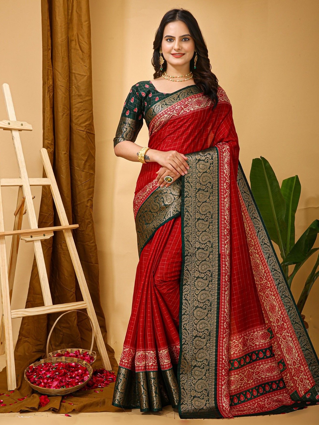 

KALINI Checked Zari Kanjeevaram Saree, Red