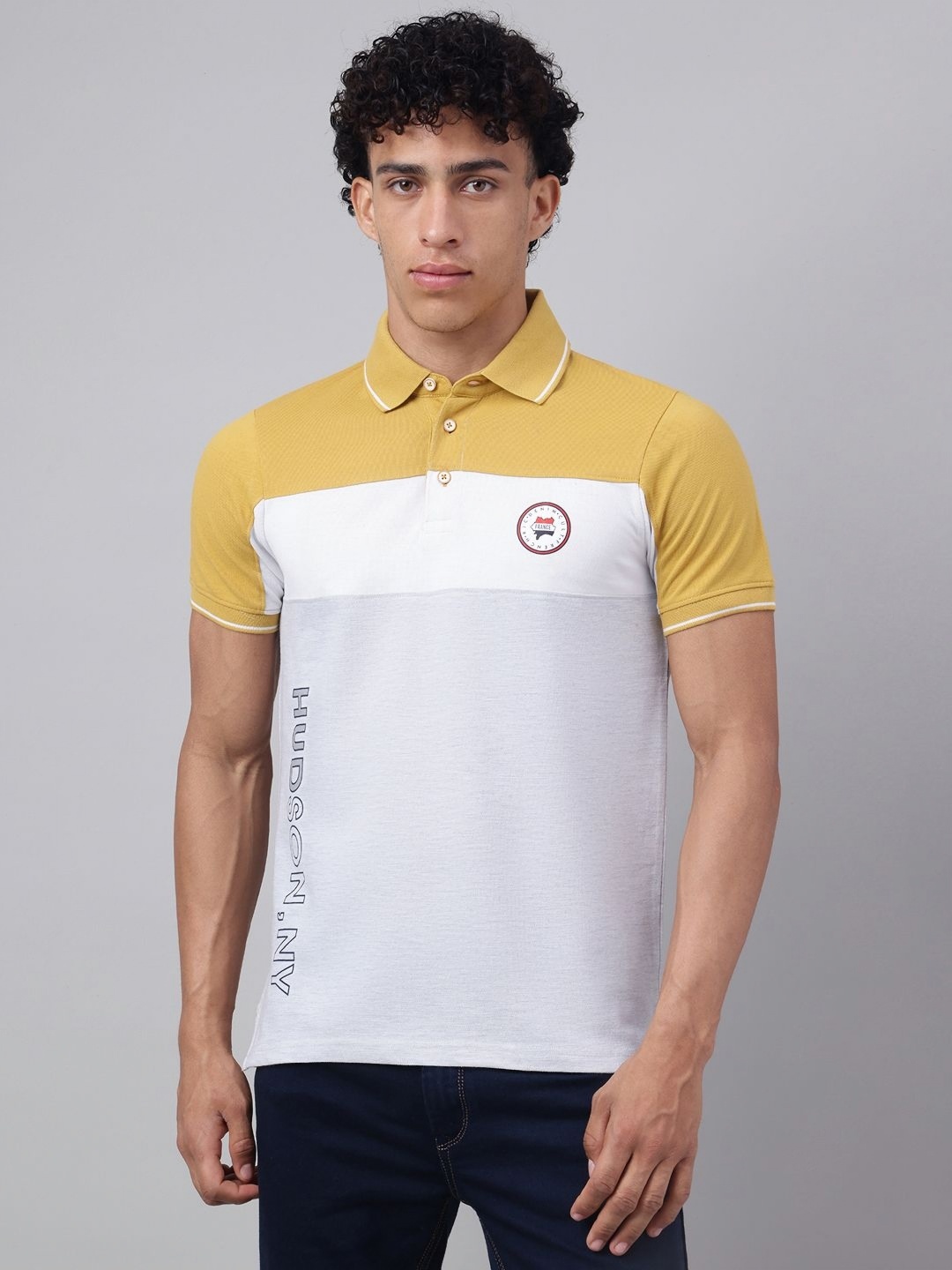 

Richlook Men Polo Collar Applique T-shirt, Off white