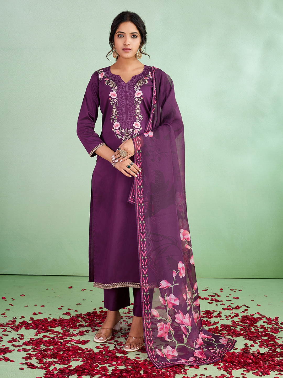 

SUAAC Floral Yoke Design Thread Work Straight Kurta With Trousers And Dupatta, Purple