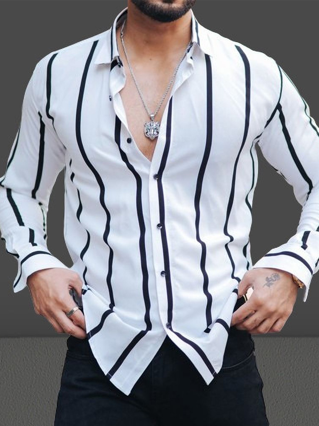 

Metronaut Men Regular Fit Spread Collar Vertical Striped Elastane Casual Shirt, White