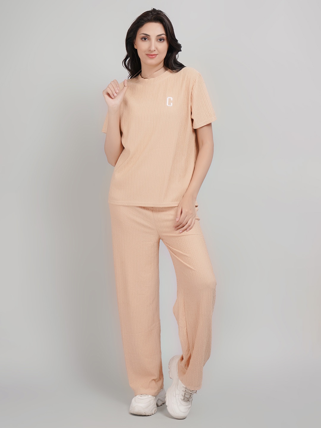 

Lugo Solid Round Neck T-Shirt With Trousers, Beige