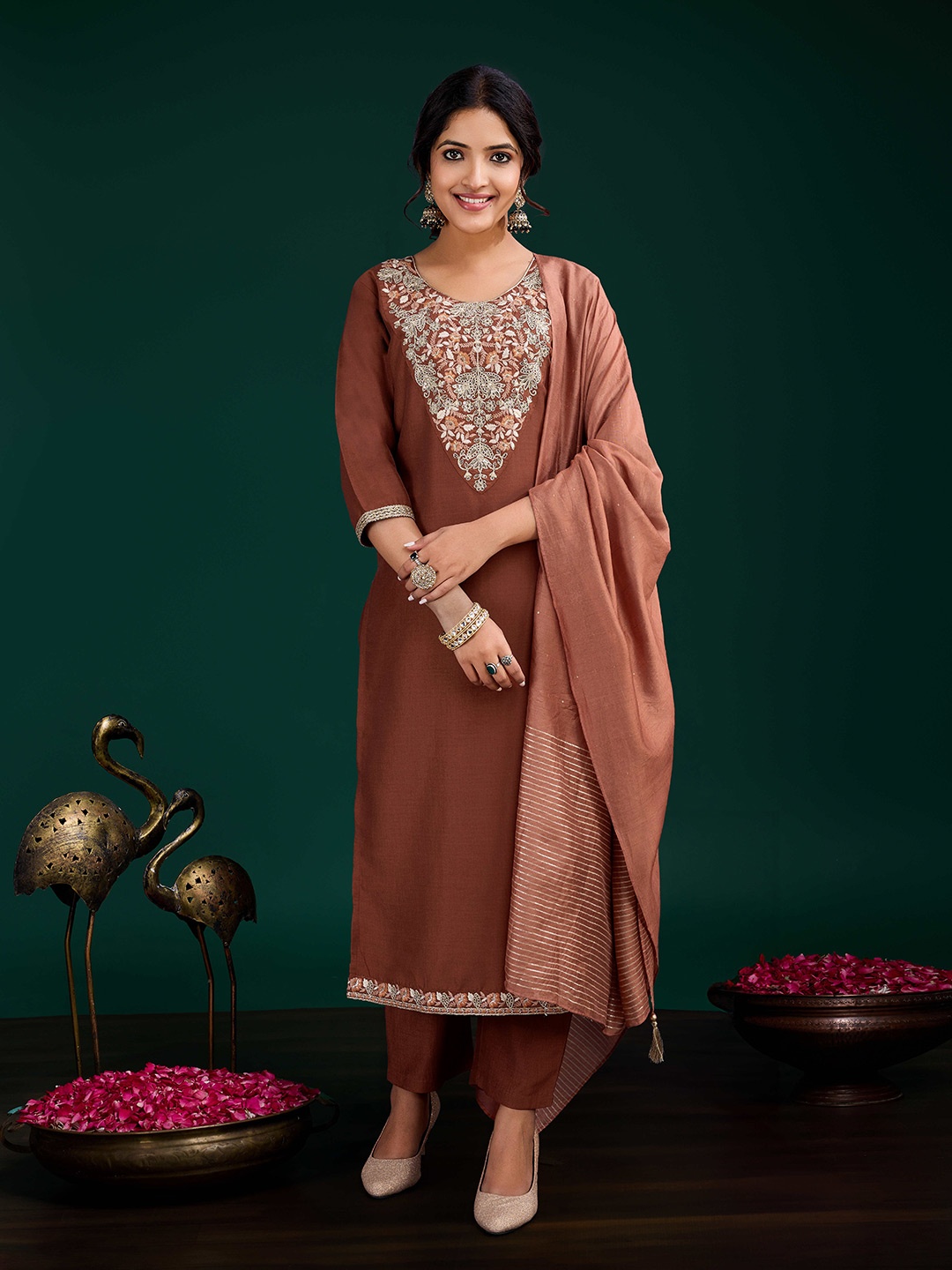 

SUAAC Floral Embroidered Round Neck Sequinned Straight Kurta With Trousers & Dupatta, Brown