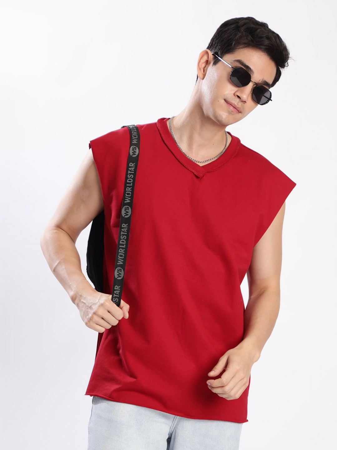 

Bene Kleed Men V-Neck Raw Edge T-shirt, Burgundy