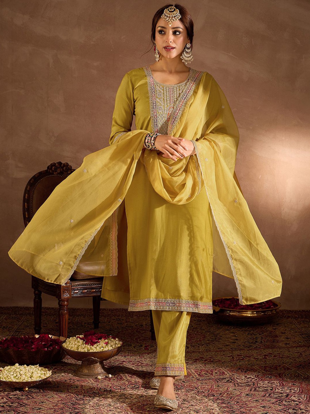 

Indo Era Floral Yoke Design Thread Work Straight Kurta, Yellow