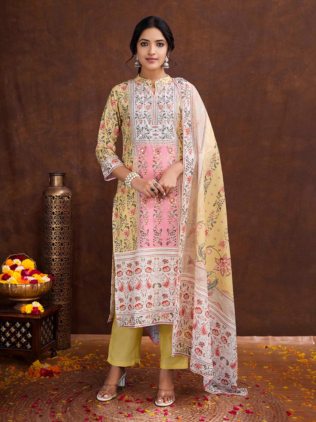 

SUAAC Floral Printed Mandarin Collar Straight Kurta With Trousers & Dupatta, Yellow