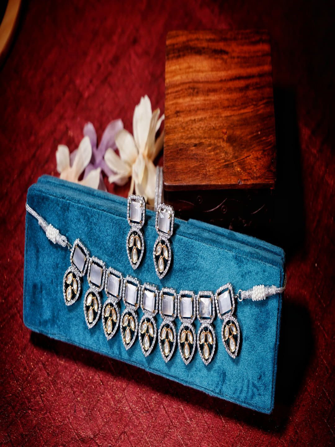 

Chaandi Rivaaz Gold-Plated Kundan Stone-Studded Jewellery Set