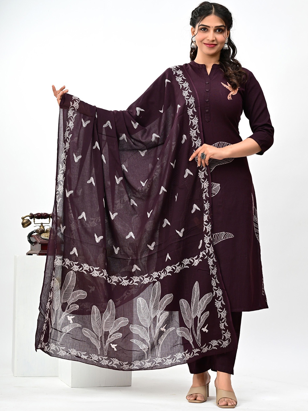 

RAABA Women Floral Printed Regular Kurta with Trousers & With Dupatta, Purple