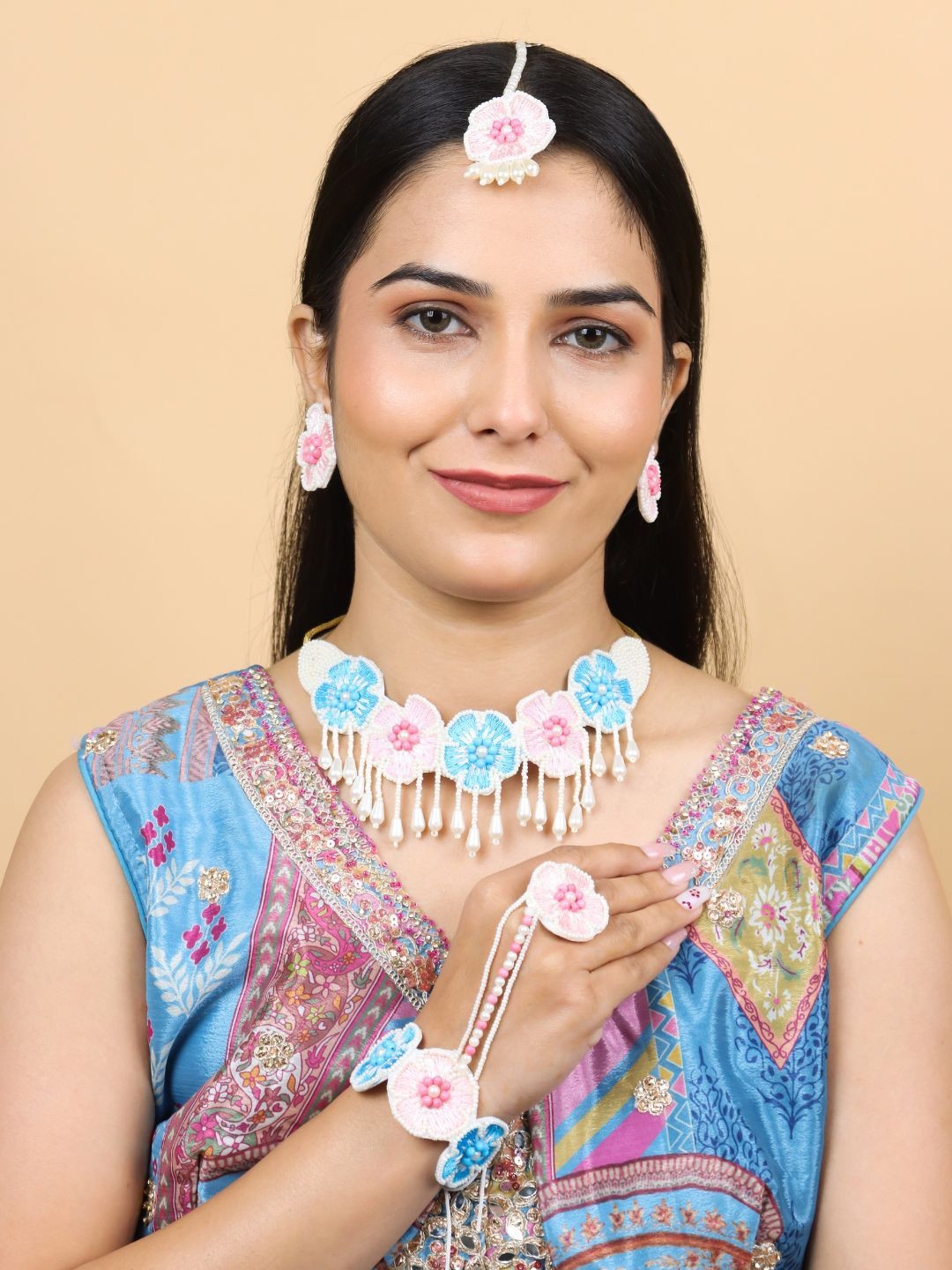 

Sangria Boho Gold-Plated Artificial Beads Beaded Jewellery Set