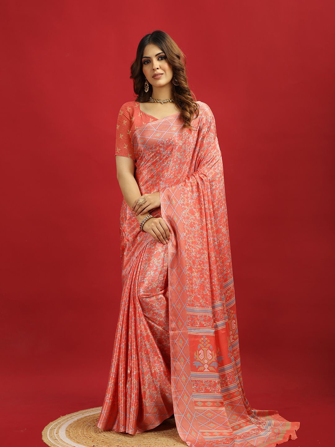 

VIRENDRA TEXTILES Floral Printed Pure Crepe Saree, Red