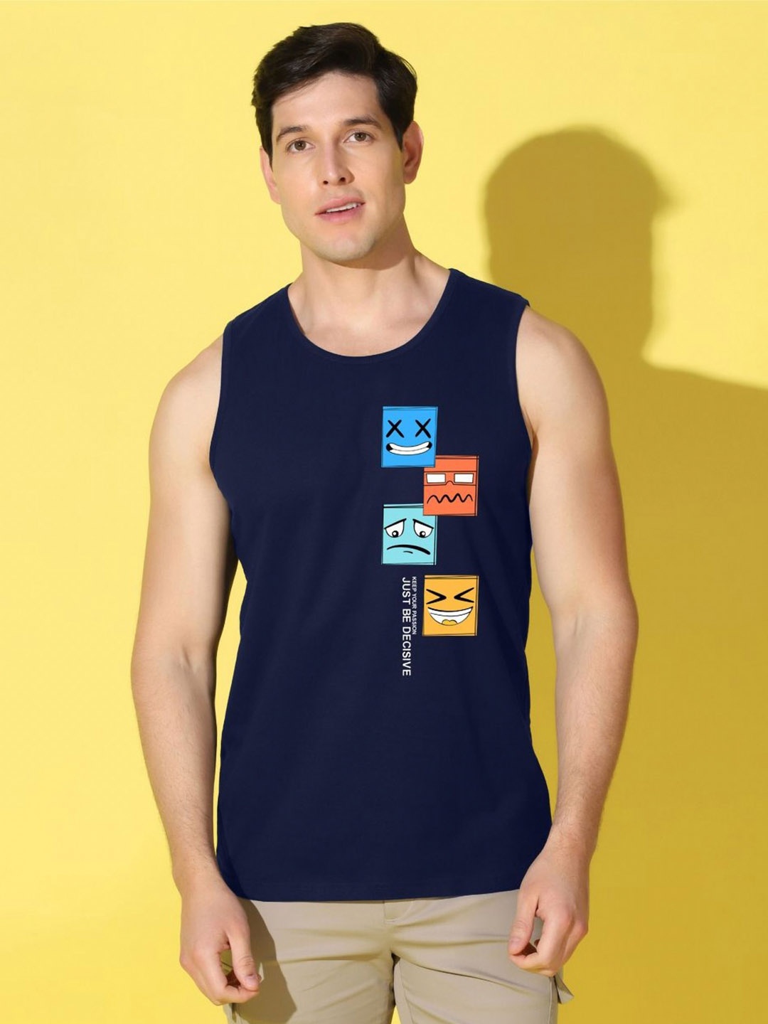 

SLOWLORIS Men Typography Printed Applique Slim Fit T-shirt, Navy blue