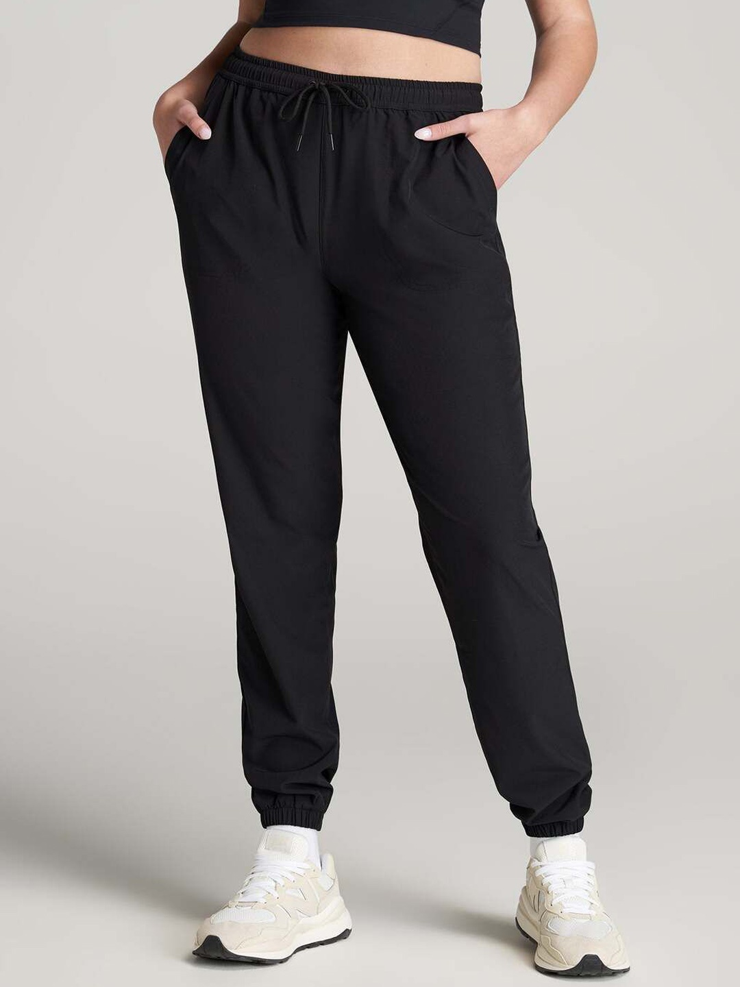 

Shiv traders collection Women Mid-Rise Joggers Pants, Black