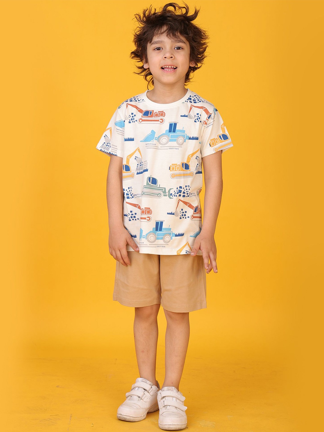 

Anthrilo Boys Printed T-shirt With Shorts, White