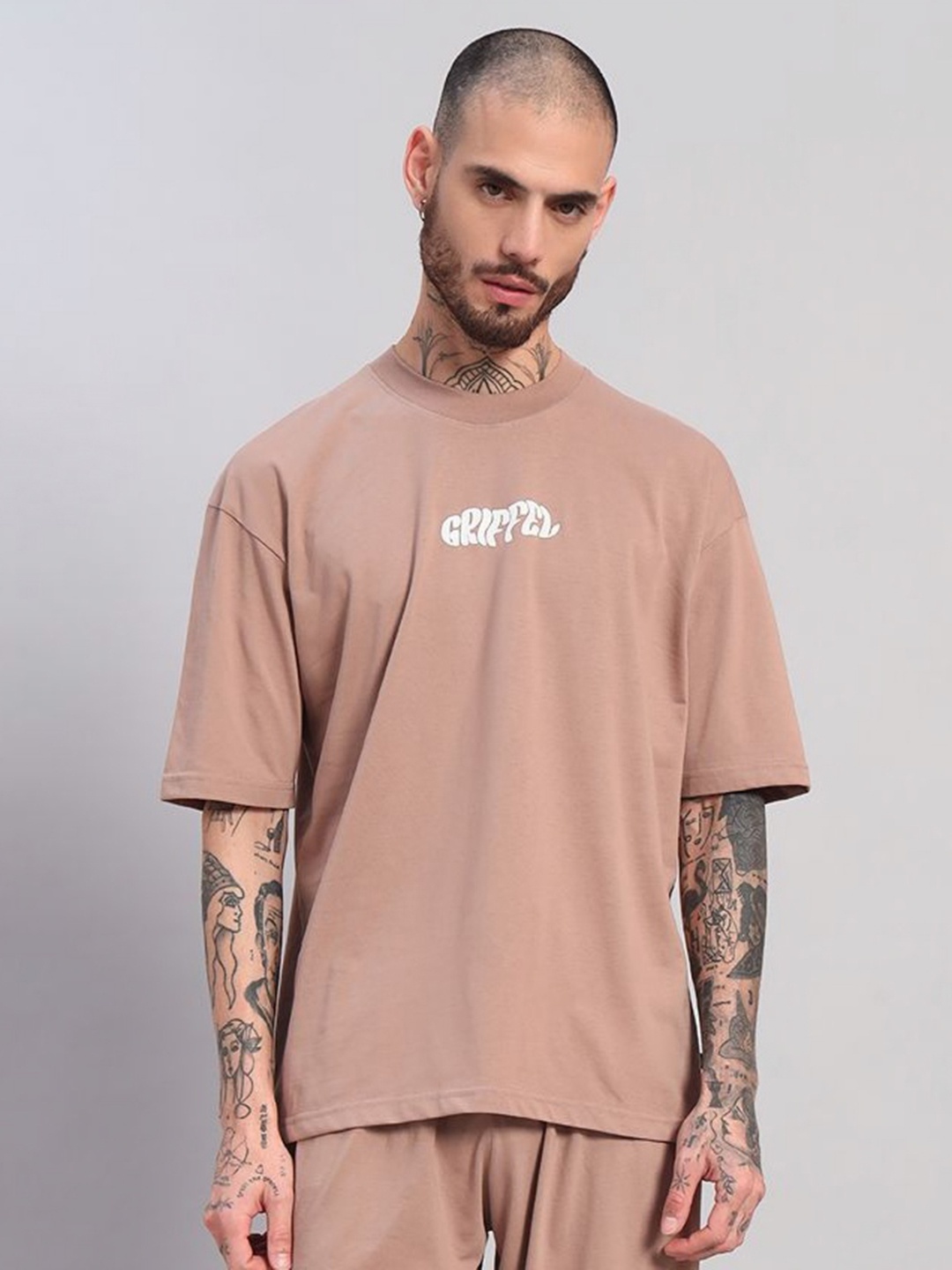 

GRIFFEL Men Printed Drop-Shoulder Sleeves Ultralite T-shirt, Beige