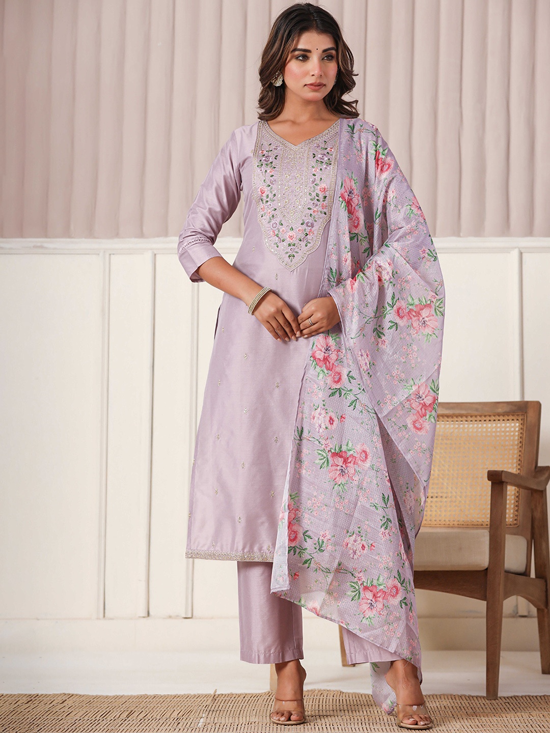 

SUAAC Floral Yoke Design Thread Work Straight Kurta With Trousers & Dupatta, Purple