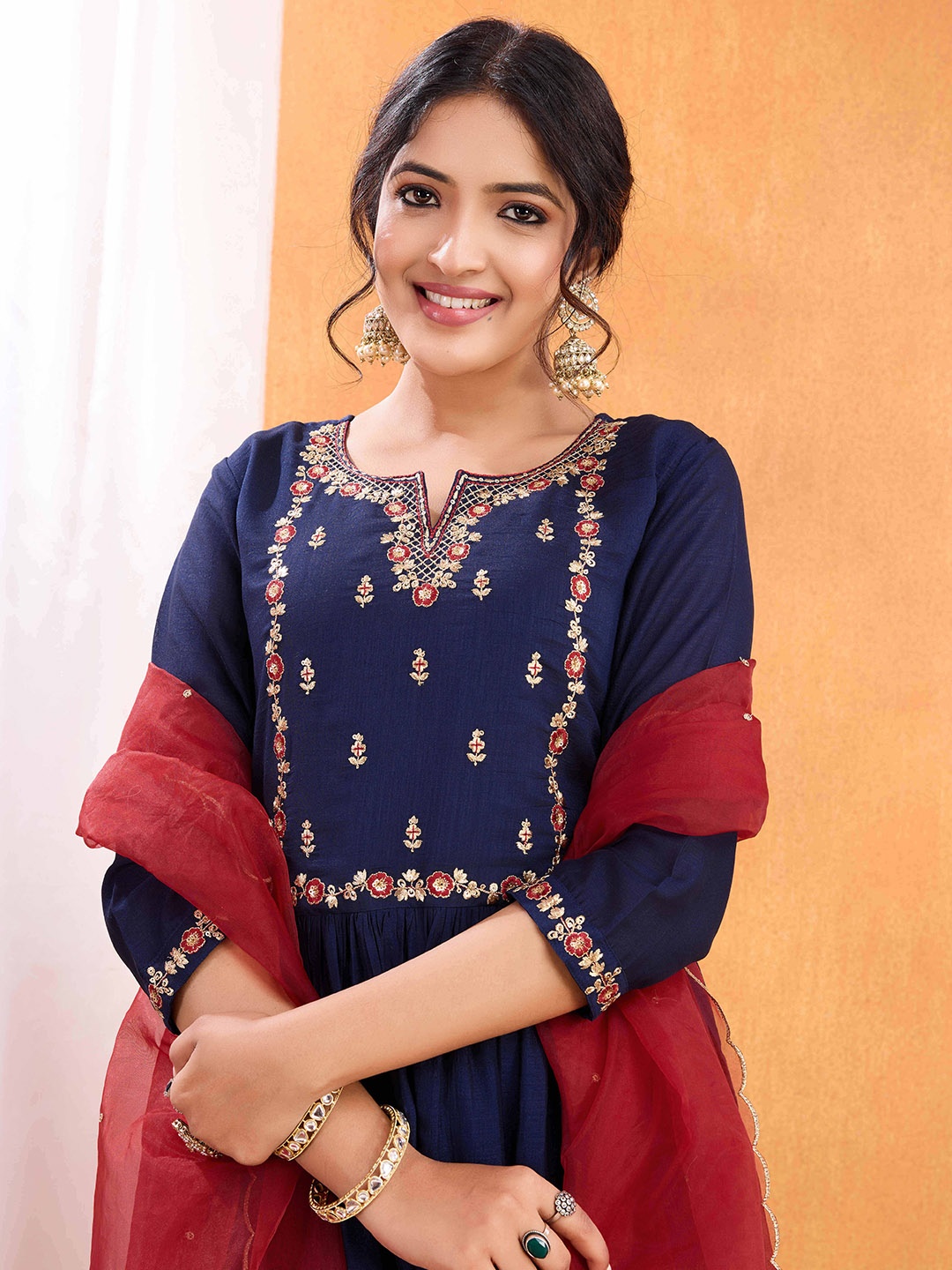

SUAAC Floral Embroidered Notch Neck Pleated A-Line Kurta With Trousers & Dupatta, Navy blue