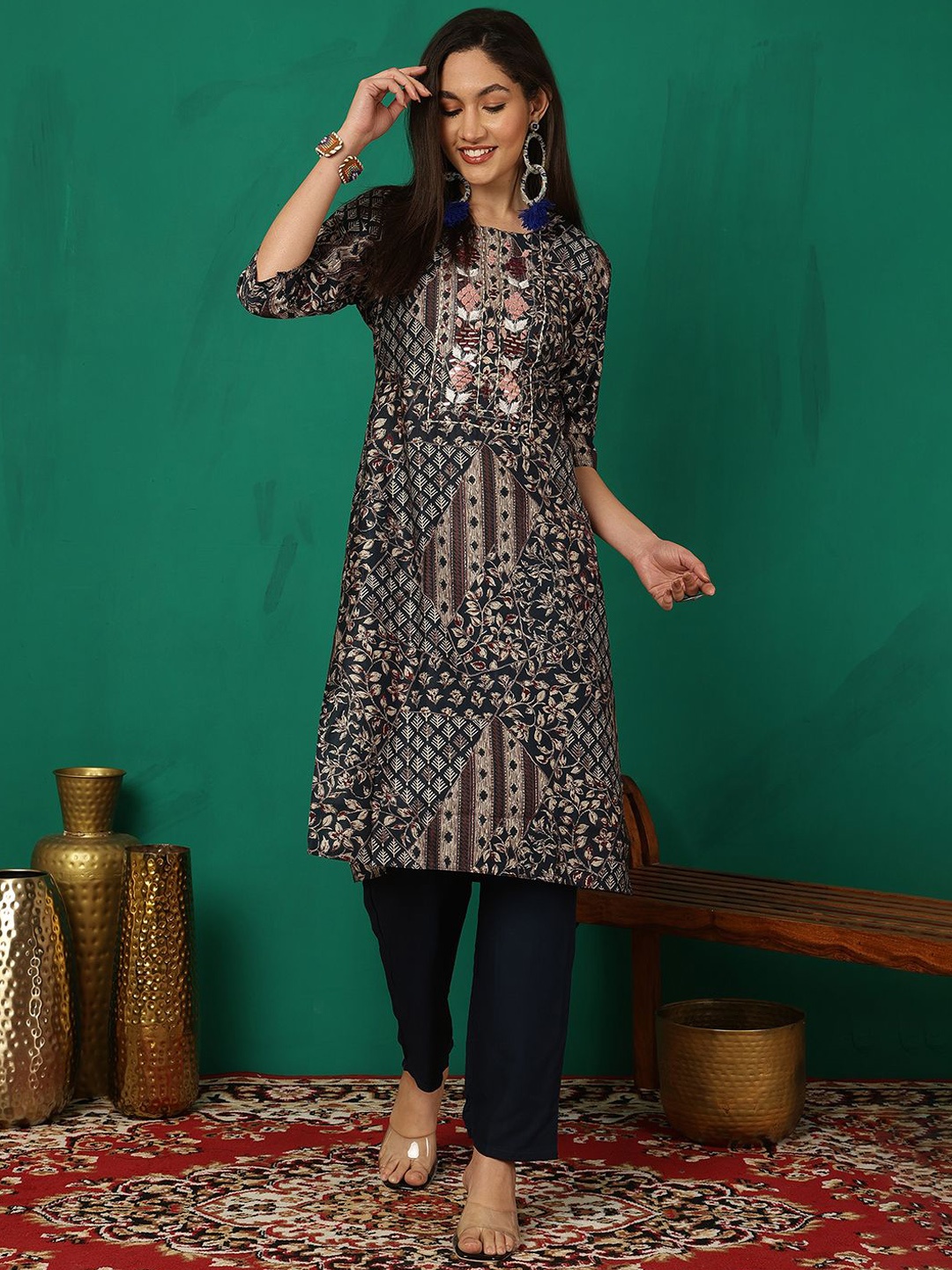 

Sangria Foil Printed Straight Kurta With Trousers, Blue