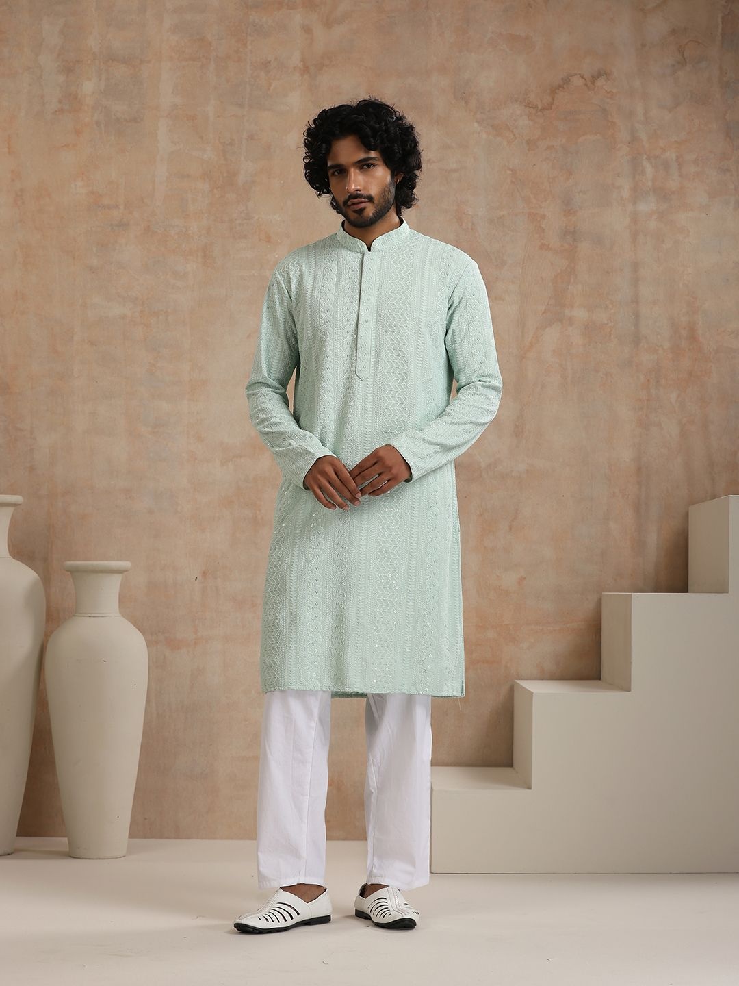 

House of Chikankari Paisley Embroidered Mandarin Collar Sequinned Kurta, Green