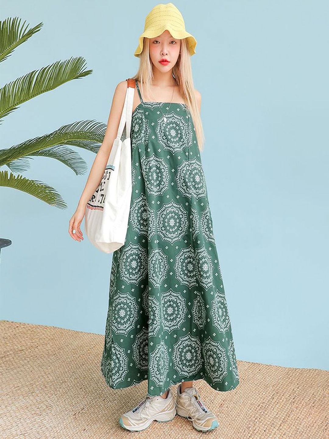 

MANOJAVA Ethnic Motifs Print Shoulder Strap A-Line Maxi Dress, Green