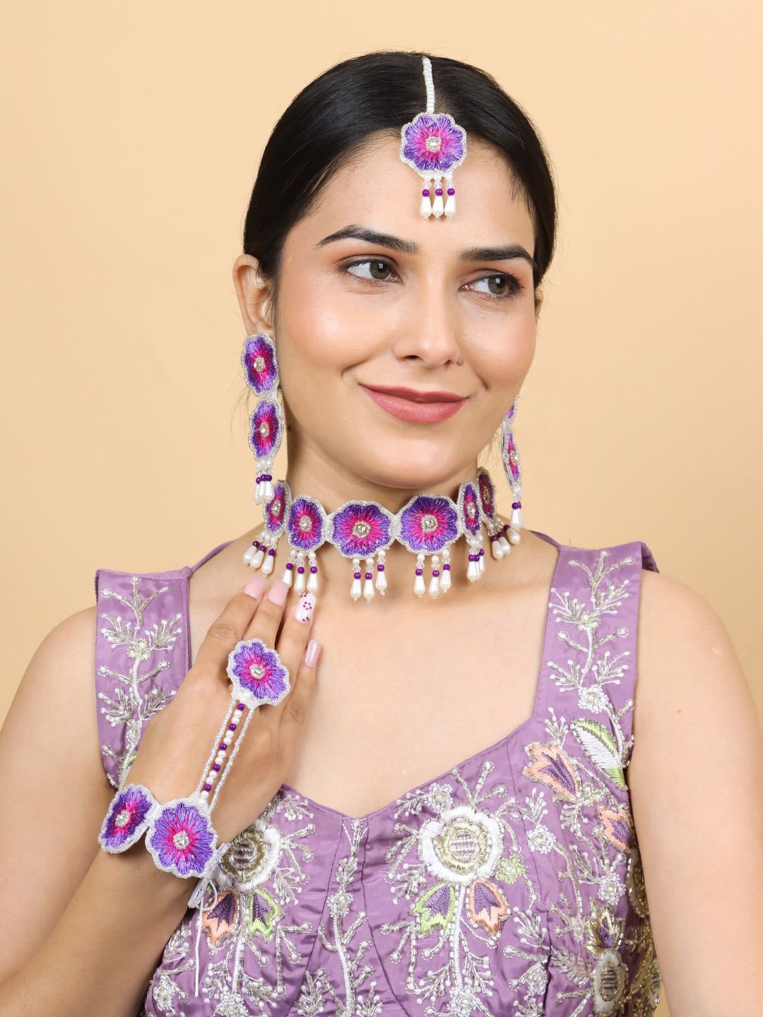 

Sangria Boho Gold-Plated Artificial Beads Beaded Floral Jewellery Set