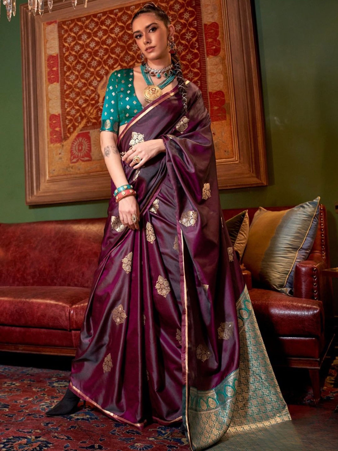 

DEVATITHI Woven Design Zari Silk Blend Saree, Maroon