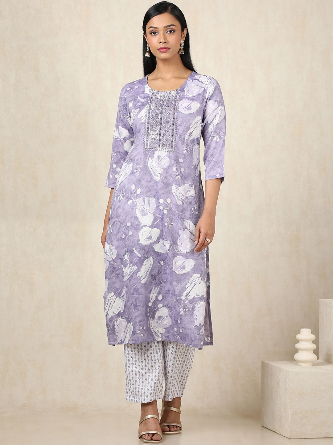 

Soch Floral Printed Zari Straight Kurta With Trousers, Purple