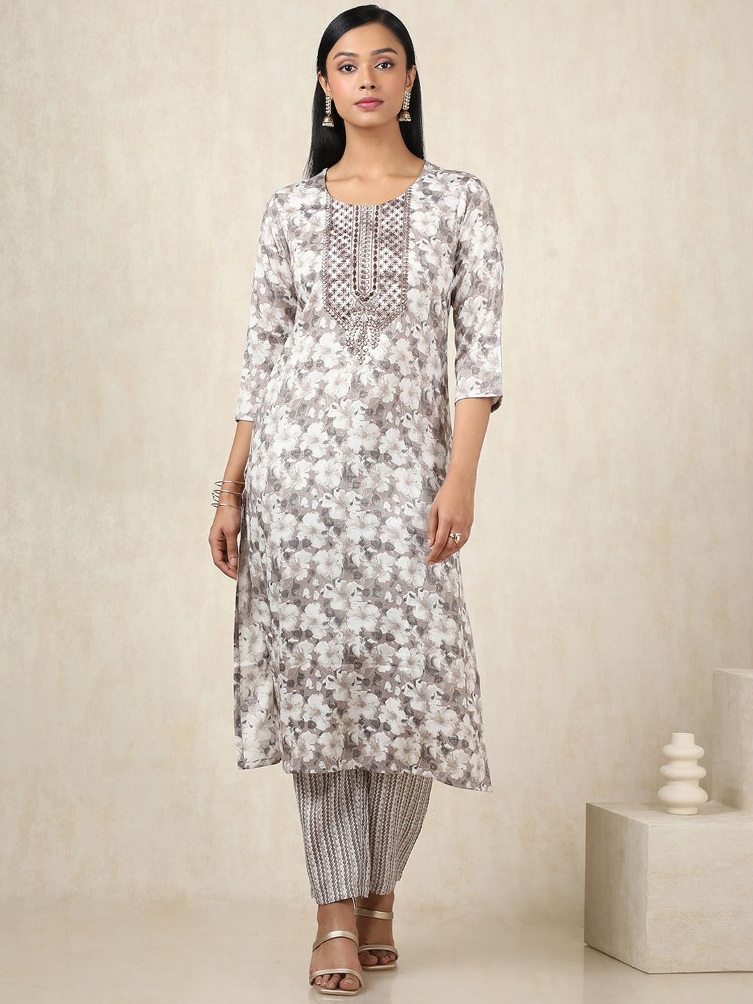 

Soch Floral Printed Thread Work Round Neck Straight Kurta With Trousers, Brown