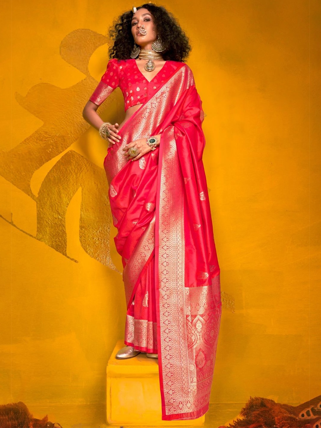 

Swaranjali Paisley Woven Design Zari Tussar Saree, Red