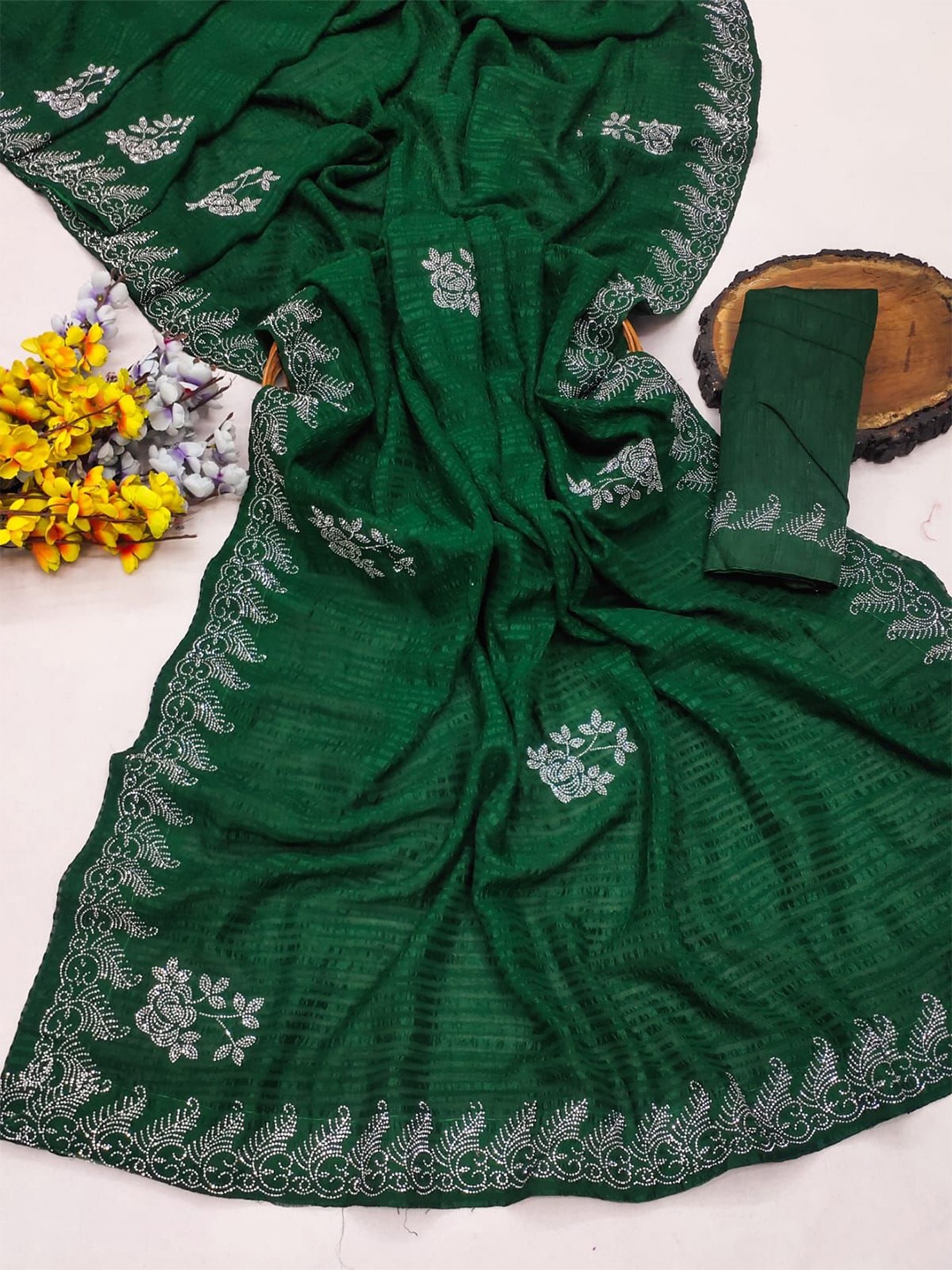 

KEERAT FASHION Embellished With Beads and Stones Saree, Green