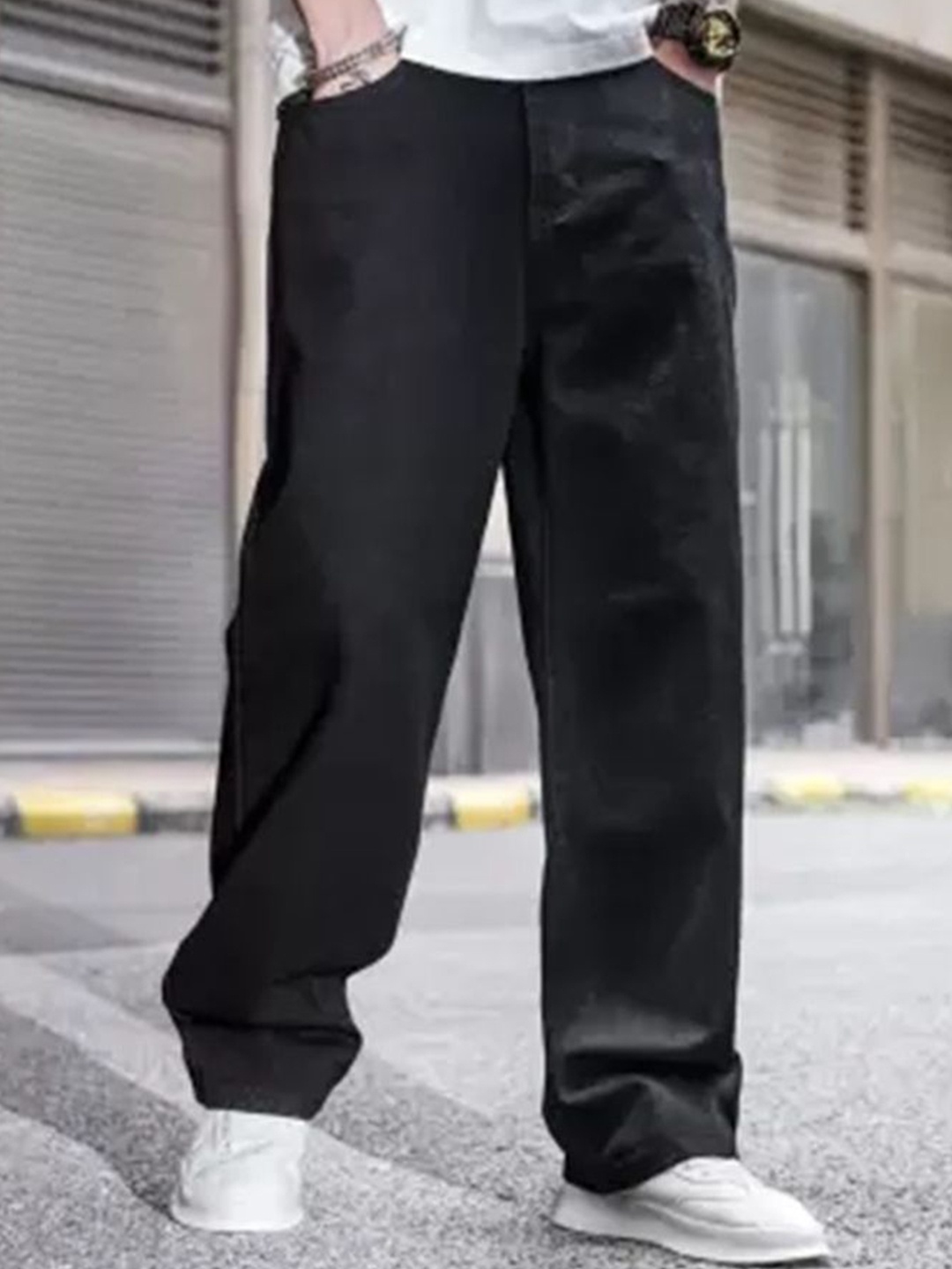 

LINARIA Men Classic Mid-Rise Straight Fit Stretchable Jeans, Black