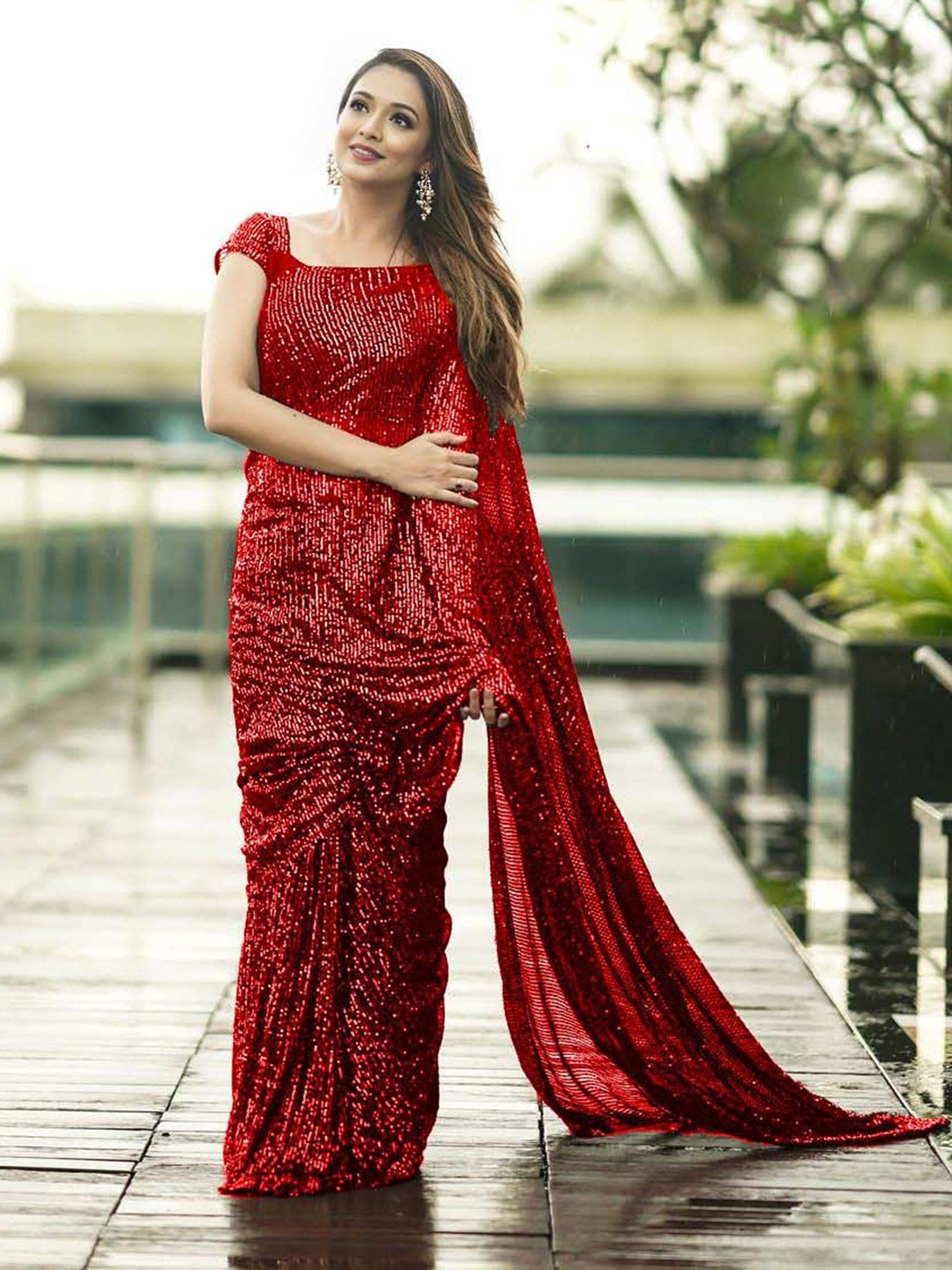 

MADHUR HAND WORK ART Sequinned Embellished Saree, Red