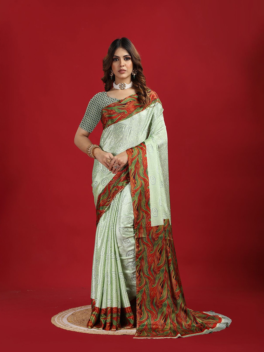 

VIRENDRA TEXTILES Abstract Printed Pure Crepe Saree, Beige