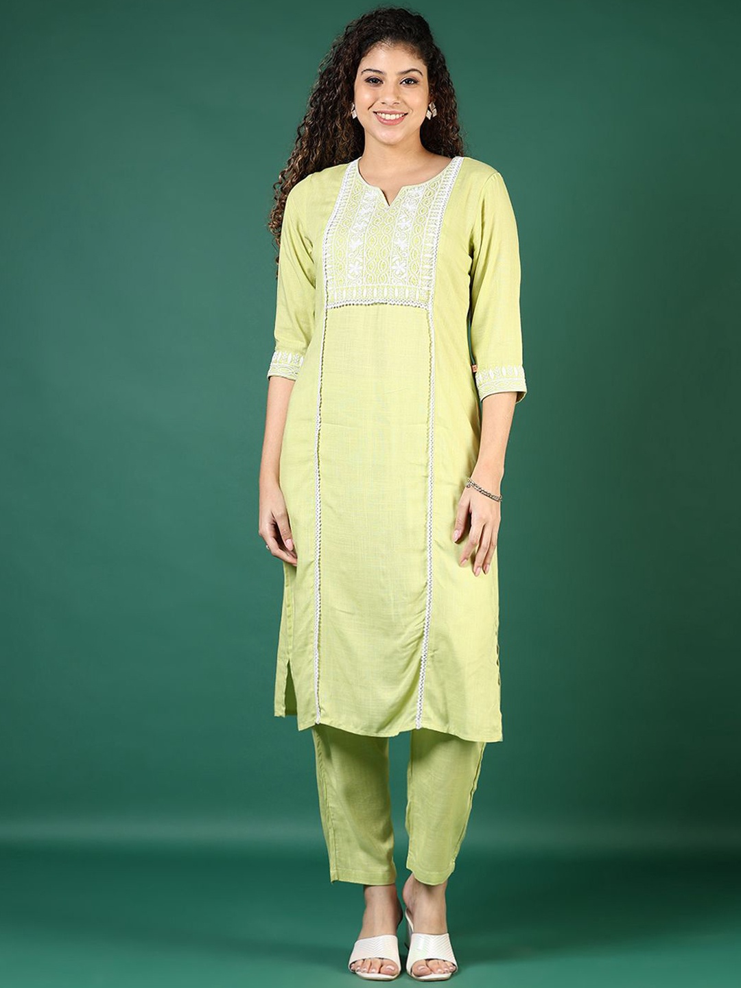 

V-Mart Floral Yoke Design Notch Neck Thread Work Straight Kurta With Trousers, Green