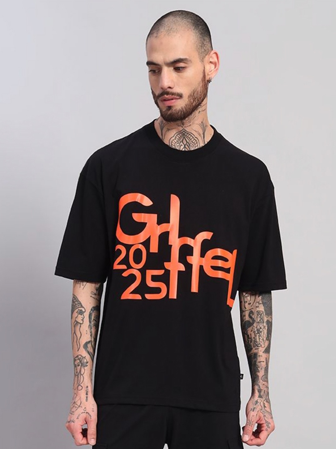 

GRIFFEL Men Printed Drop-Shoulder Sleeves Ultralite T-shirt, Black