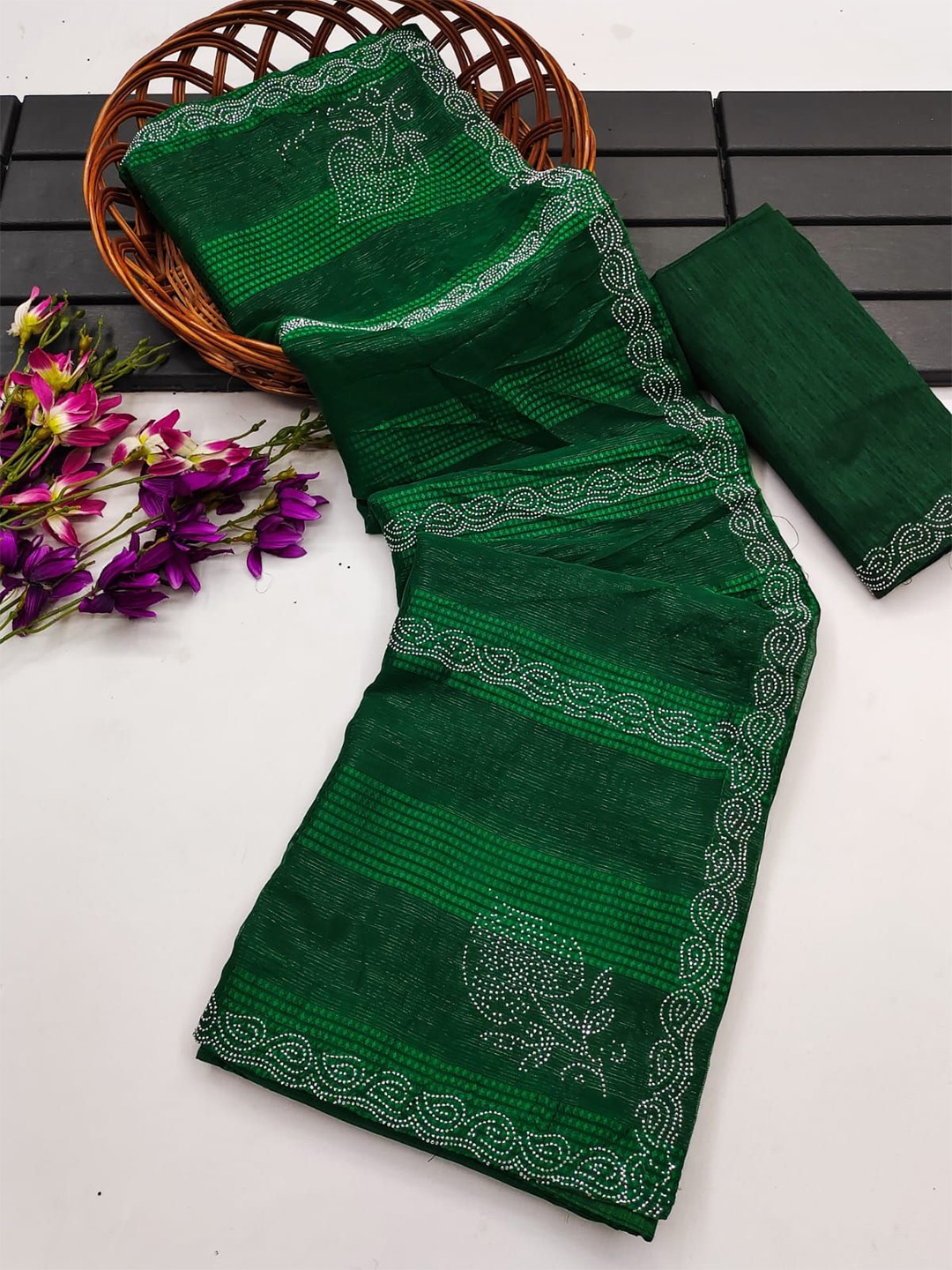 

KEERAT FASHION Women Embellished Beads and Stones Saree, Green