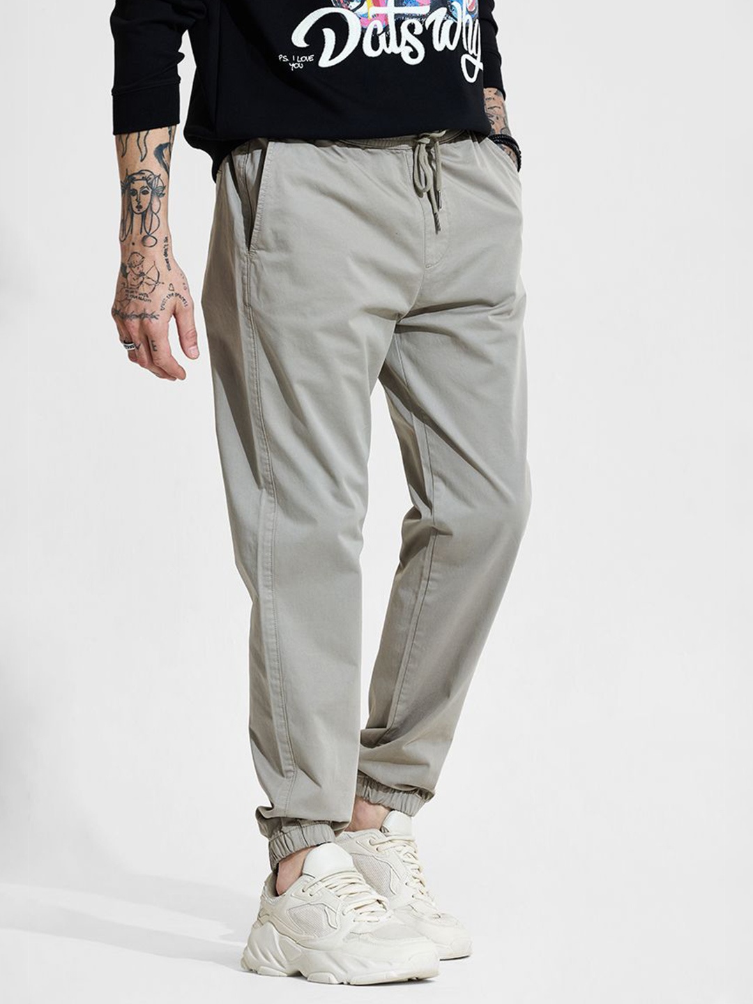 

Snitch Men Snitch Beige Mid Rise Slim Fit Trackpant