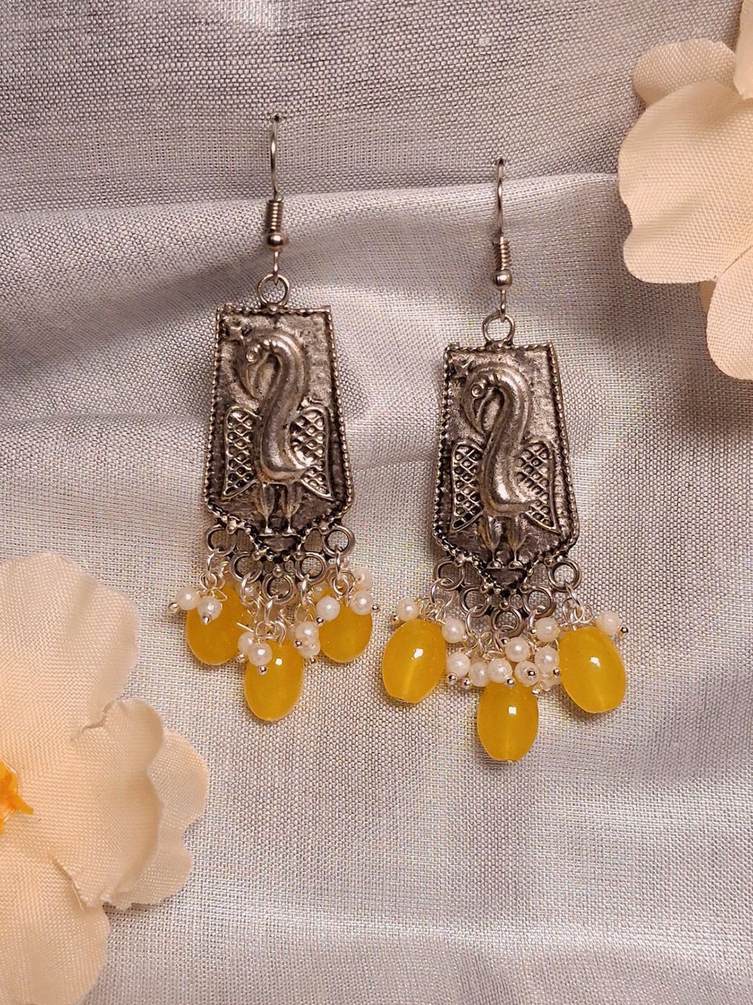 

HOPMEE Silver-Plated Pearls Beaded Classic Shaped Drop Earrings