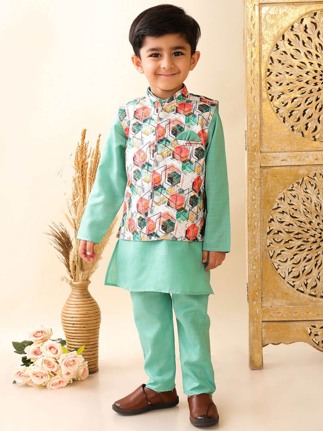 

Superminis Boys Pure Cotton Straight Kurta with Pyjama & Jacket, Green