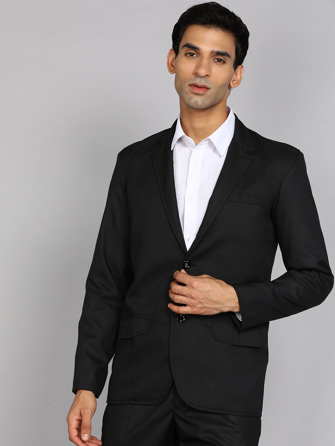 

Avaeta Notched Lapel Single-Breasted Blazer, Black