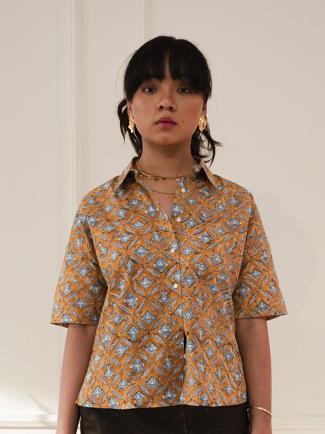 

WildMoss Women Comfort Boxy Fit Spread Collar Geometric Printed Cotton Casual Shirt, Mustard