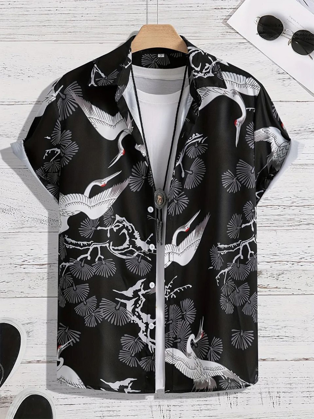 

Metronaut Men Regular Fit Spread Collar Conversational Printed Elastane Casual Shirt, Black