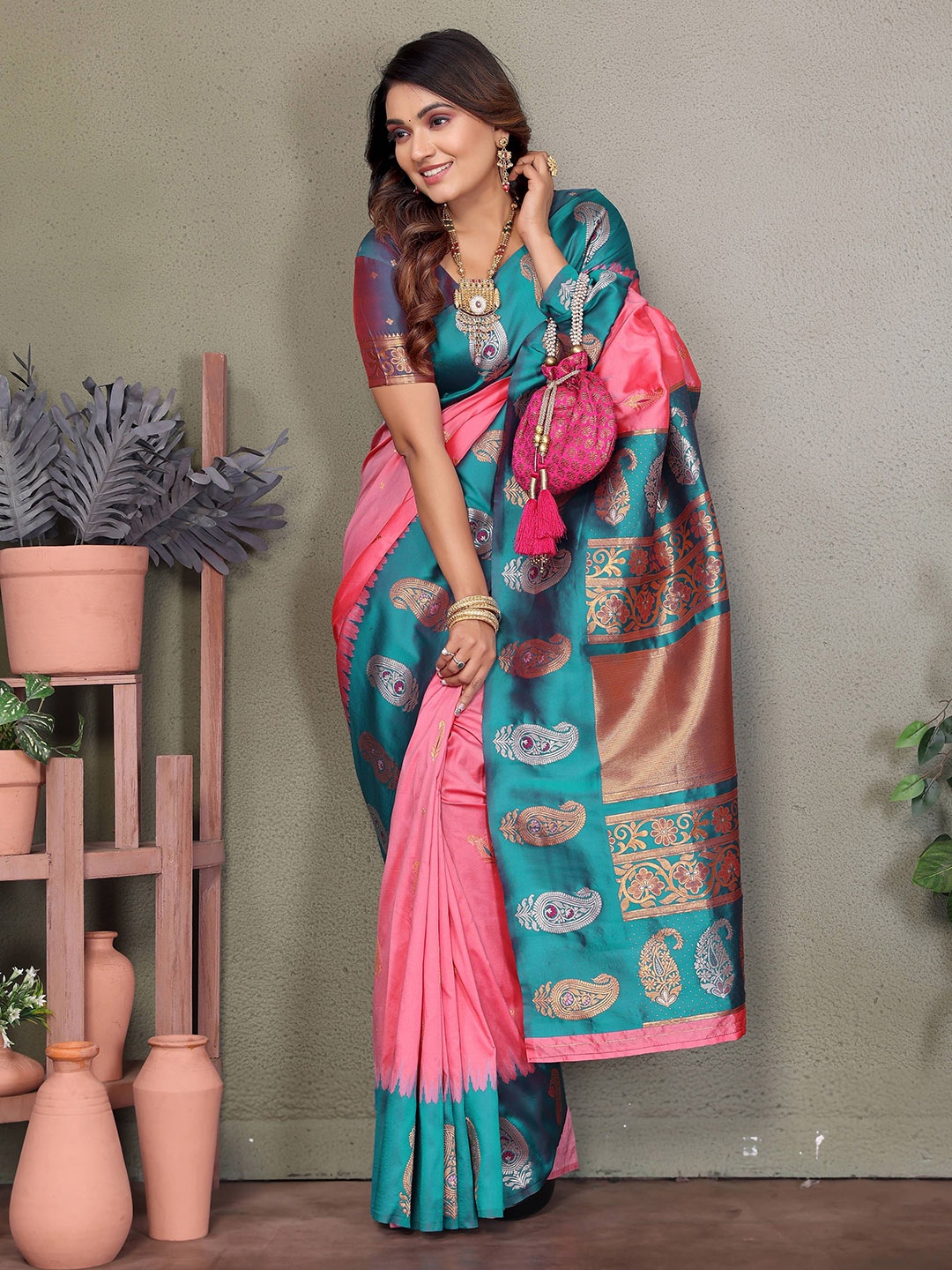 

VEECHIS Woven Design Zari Silk Blend Banarasi Saree, Pink