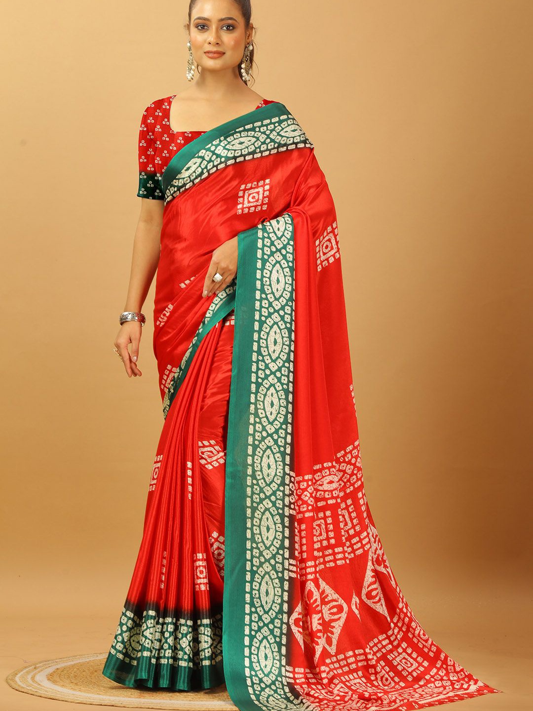 

VIRENDRA TEXTILES Ethnic Motifs Pure Crepe Saree, Red