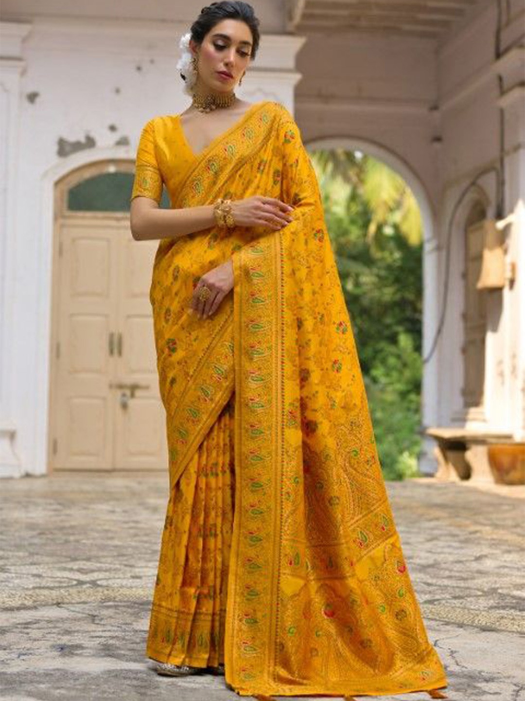

VISHNU WEAVES Floral Zari Pashmina Banarasi Saree, Yellow