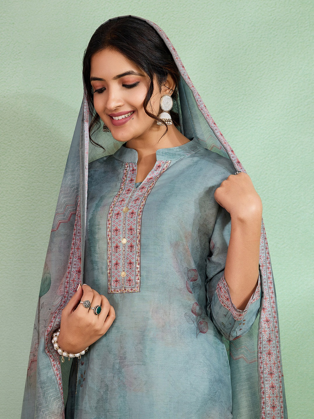 

SUAAC Floral Printed Mandarin Collar Straight Kurta With Trousers & Dupatta, Grey
