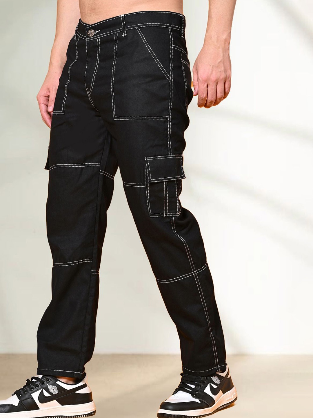 

LINARIA Men Classic Tapered Fit Jeans, Black